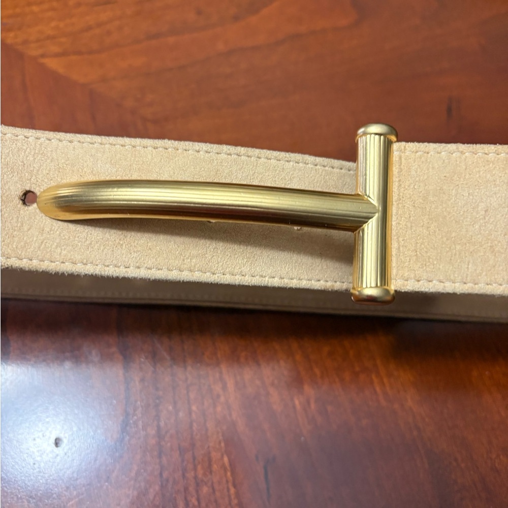 Elegant Tan Belt with Gold Buckle